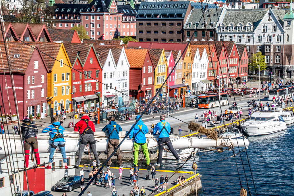 No verão, há o Bergen Matfestival, dedicado ao universo gastronômico No verão, há o Bergen Matfestival, dedicado ao universo gastronômico