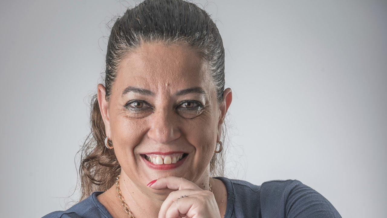 Eliane El Badouy é publicitária e especialista em economia criativa, um baita braço da governança Eliane El Badouy é publicitária e especialista em economia criativa, um baita braço da governança
